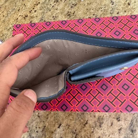 New Tory Burch wallet 🍭 - Picture 3 of 5